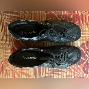 Remonte Black Leather Sneakers